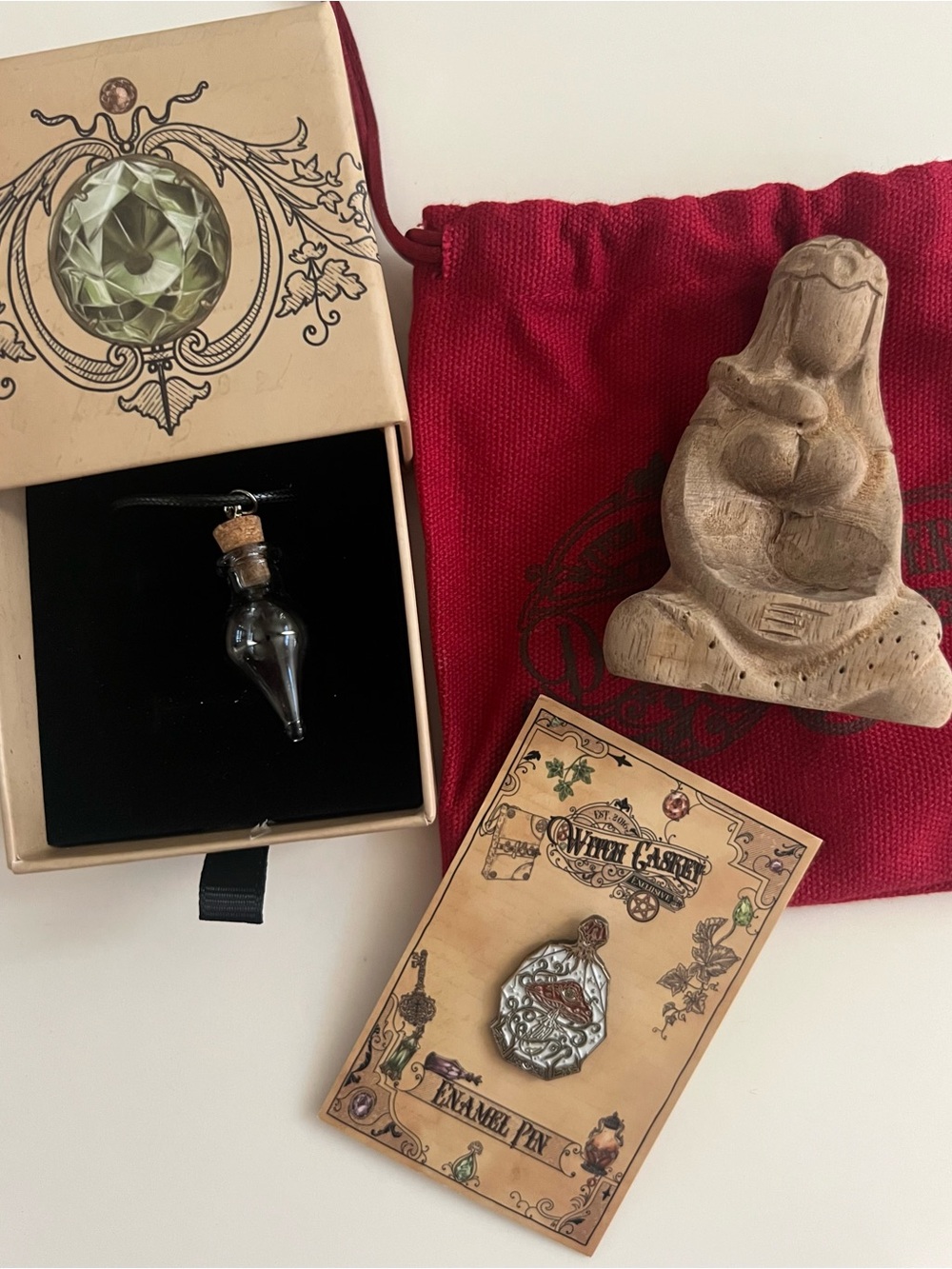 Witch Casket - Witchy Box Oddities - Picture 4 of 7